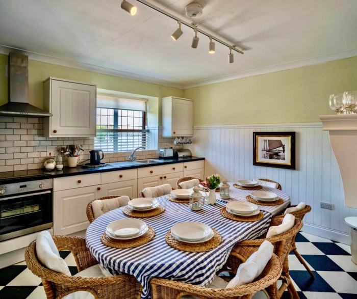 Courtyard Apartments Kitchen Osea Island