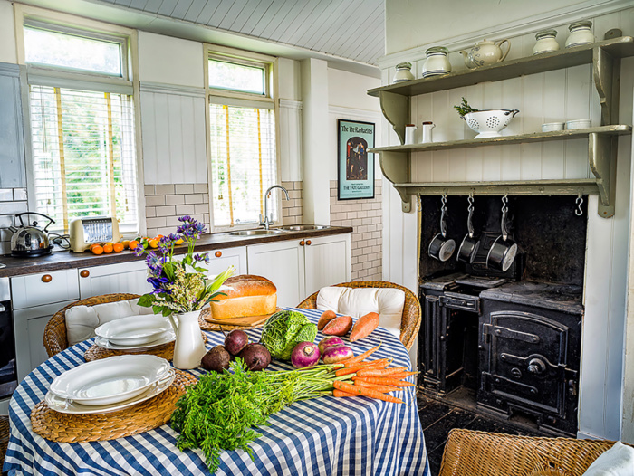 Manor Beach Cottages Kitchen